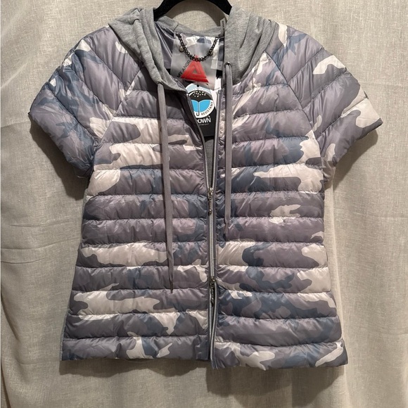 My Anorak Gray Camo Puffer short sleeve jacket Vest NEW - Picture 2 of 5